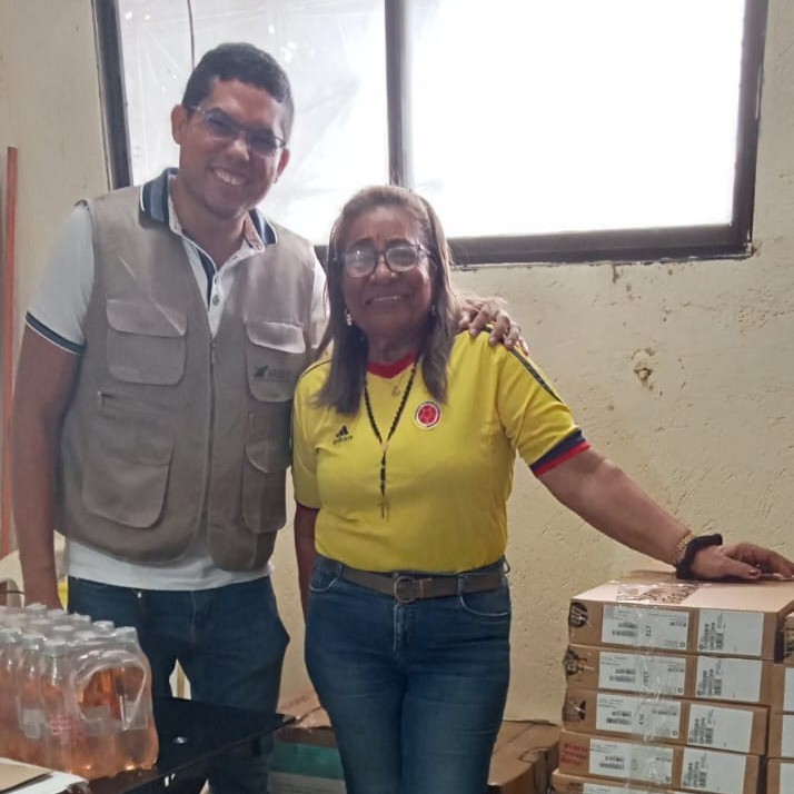 Equipo GoSmart con la comunidad educativa
